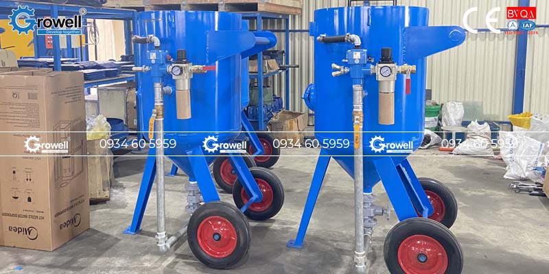 Thiết bị phun cát đánh rỉ