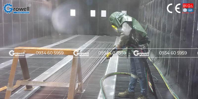 Buồng phun cát là gì