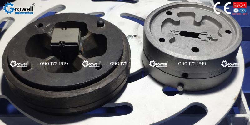 Cát phun làm sạch khuôn